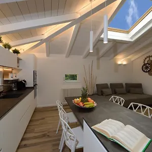  Appartamento Grenier Blanc - Elegante Mansarda